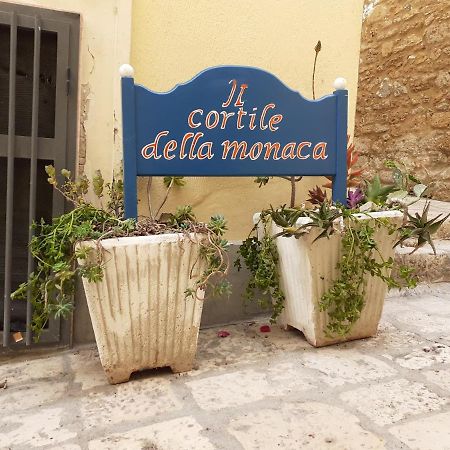 Il Cortile Della Monaca Bed & Breakfast Brindisi Exterior photo